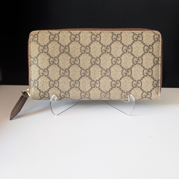Authentic Gucci GG Supreme Brown Monogram Zip Wallet - Picture 1 of 10